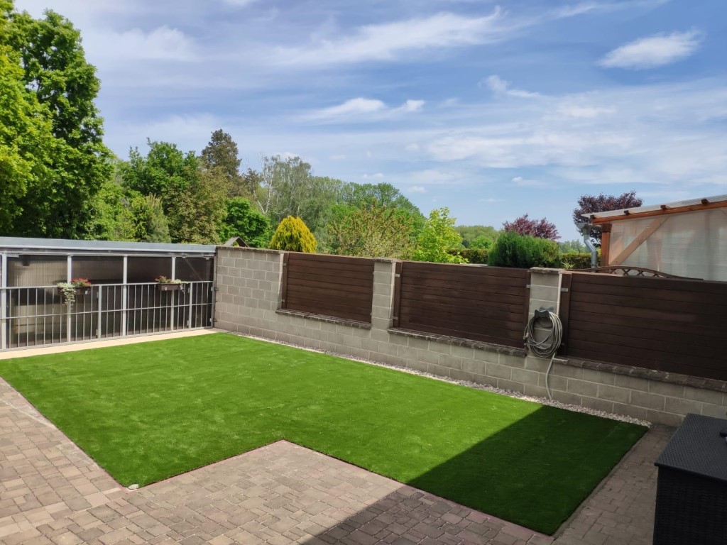 umělý trávník na zahradu